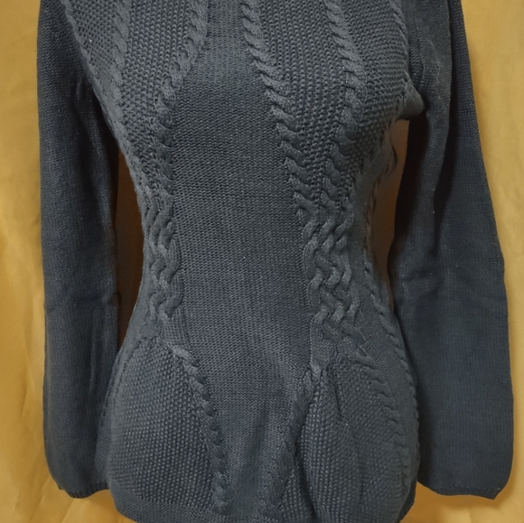 NWT (never worn) Women's CUPIO pullover navy sweater. Size Medium - Picture 4 of 5
